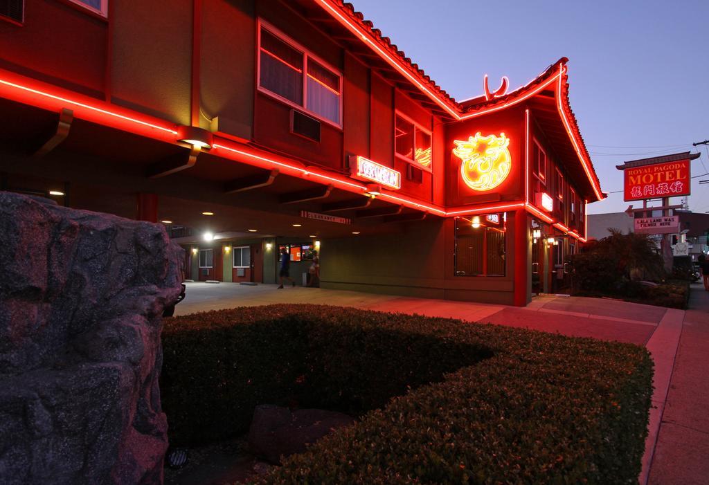 Royal Pagoda Motel Dodger Stadium Los Angeles Exteriör bild